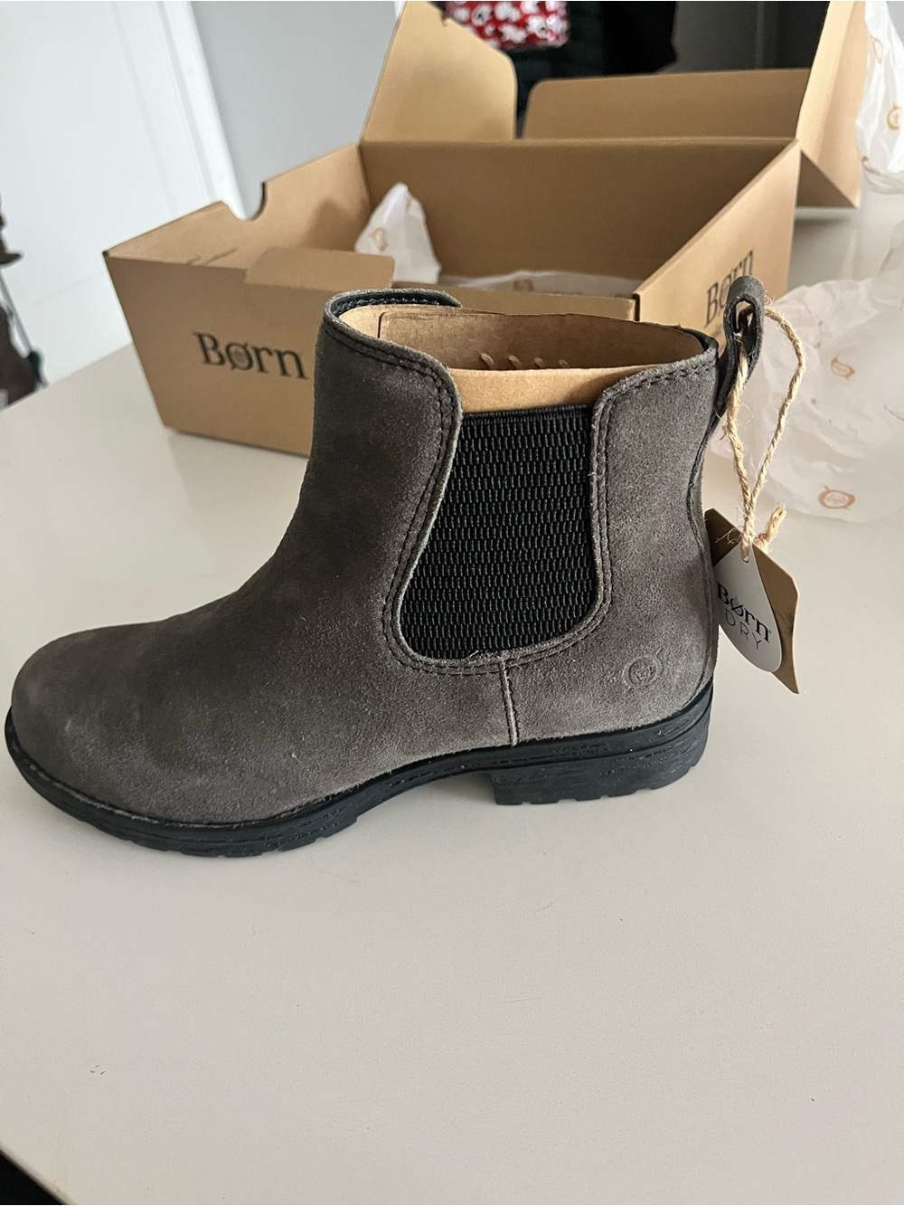 Born Cove Grey Suede Waterproof Boots, NIB, Size 7 - Picture 9 of 12